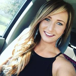 Meet your Posher, Dakota